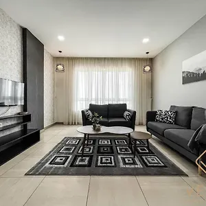 Octagon Premium By Verve Apartment